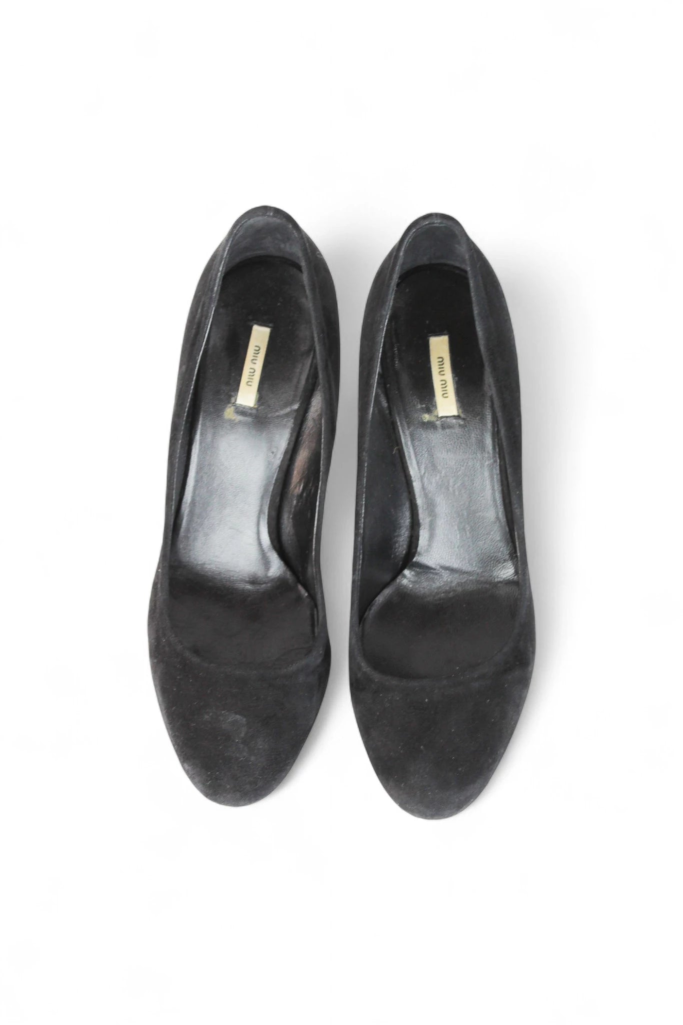 Black Suede Pumps with Glossy Heel