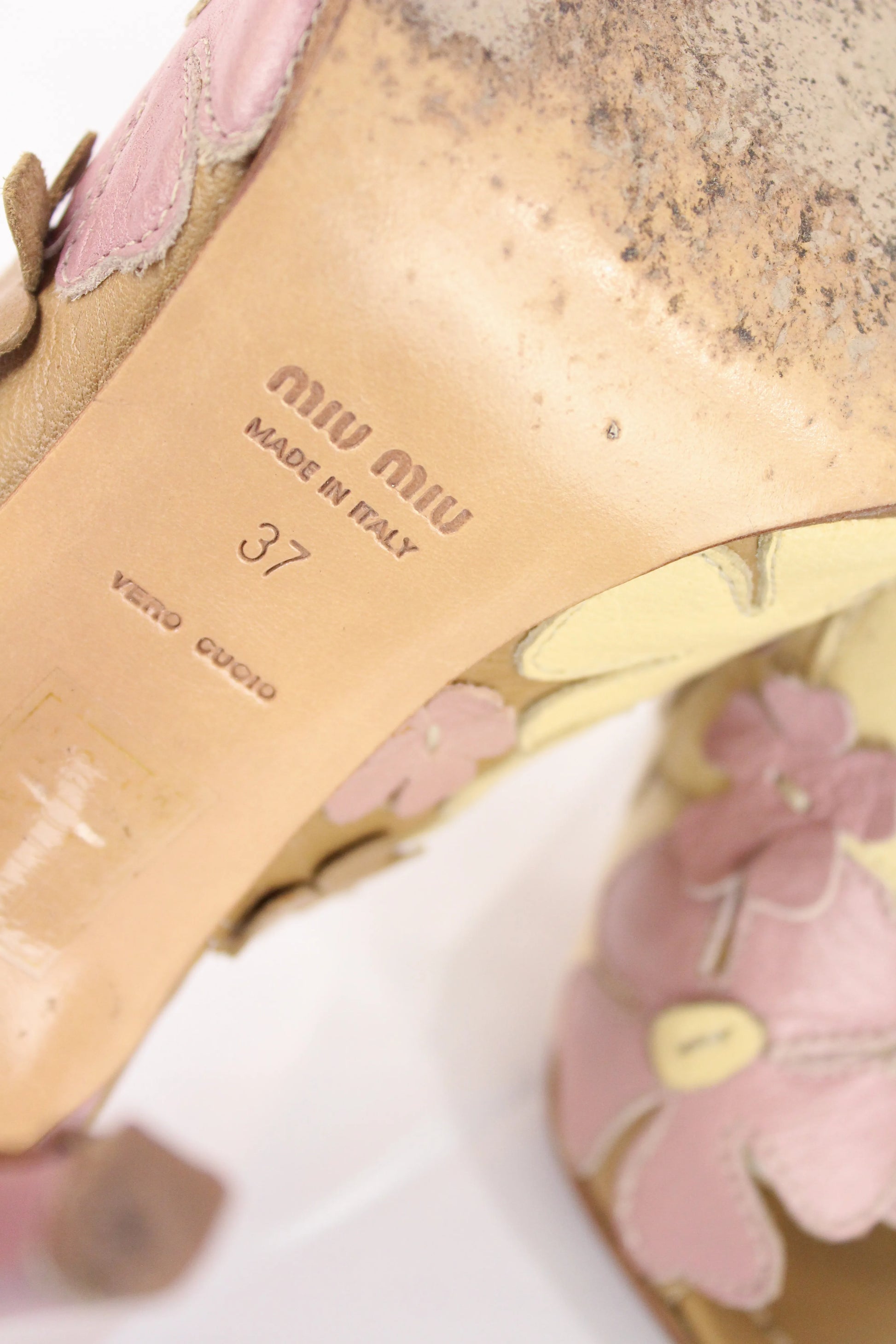 Mules decorati con fiori