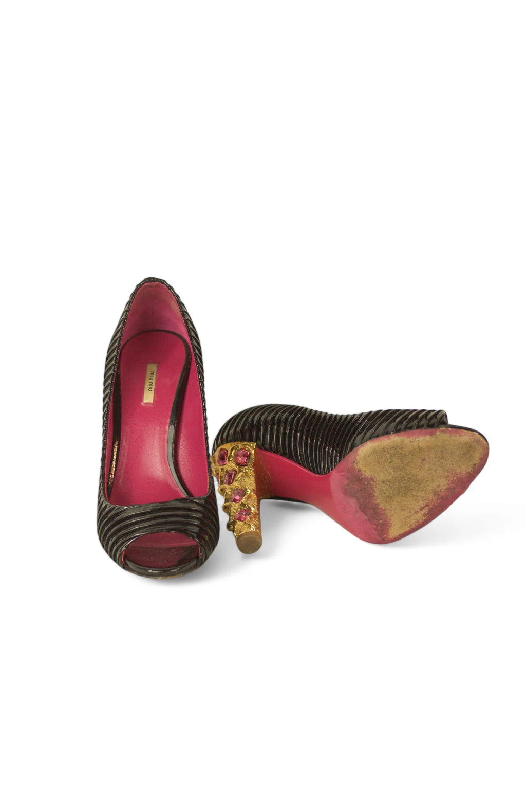Pleated patent peep toe