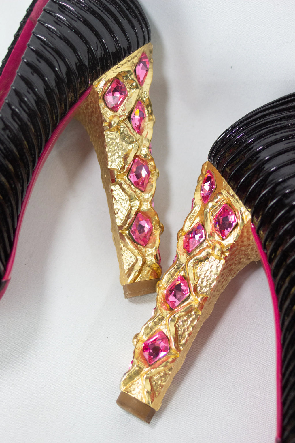 Pleated patent peep toe