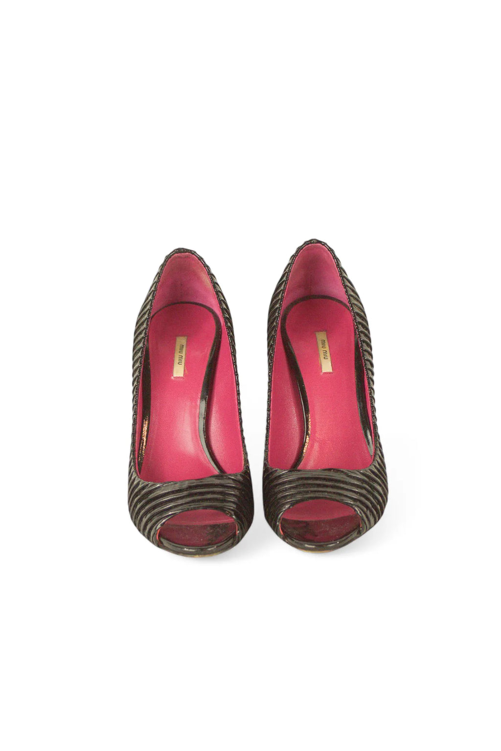 Pleated patent peep toe