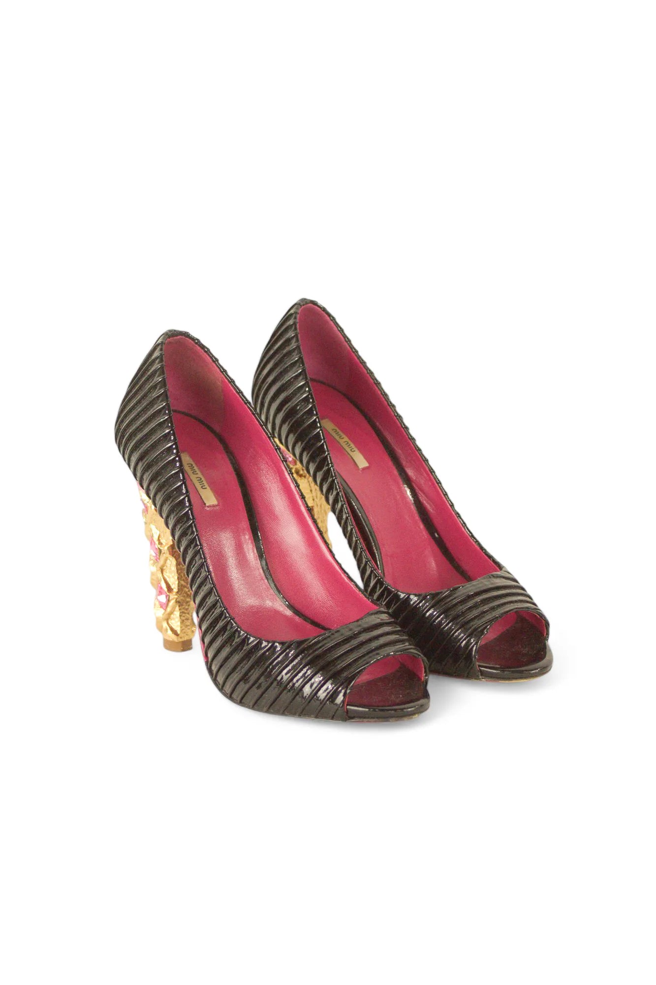 Pleated patent peep toe