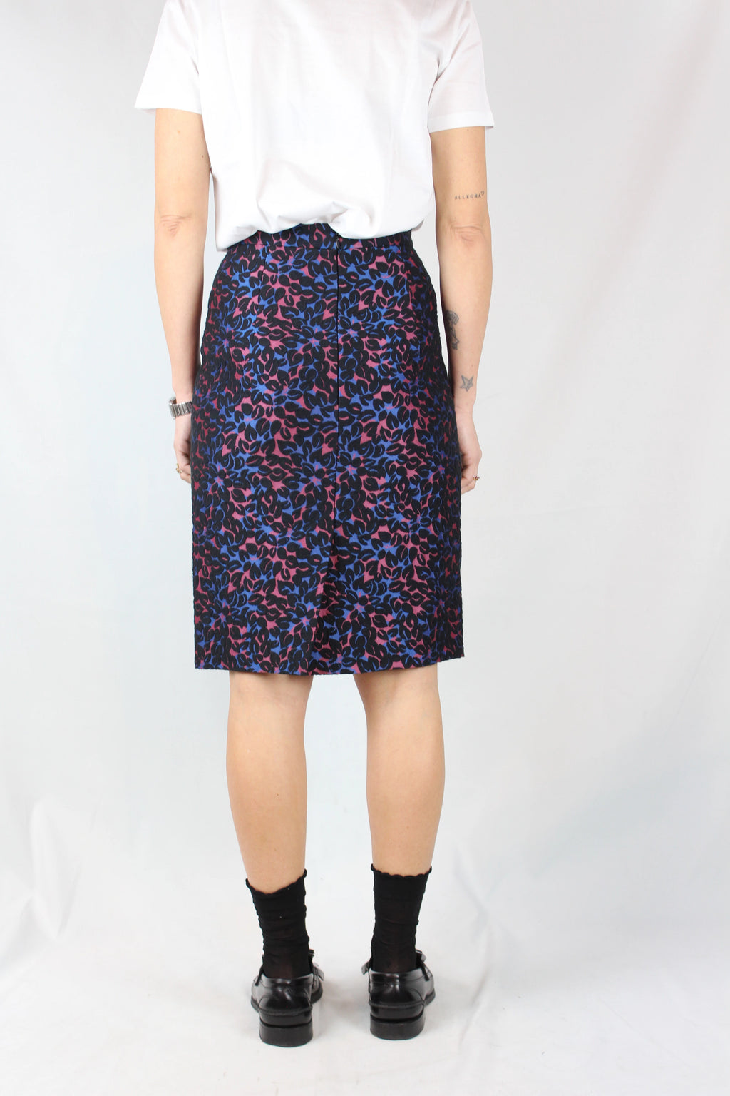 Floral patterned knee-length pencil skirt SS2015