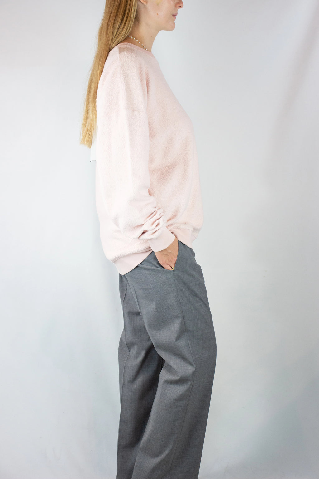 Felpa oversize rosa baby con toppa posteriore "Beauty"