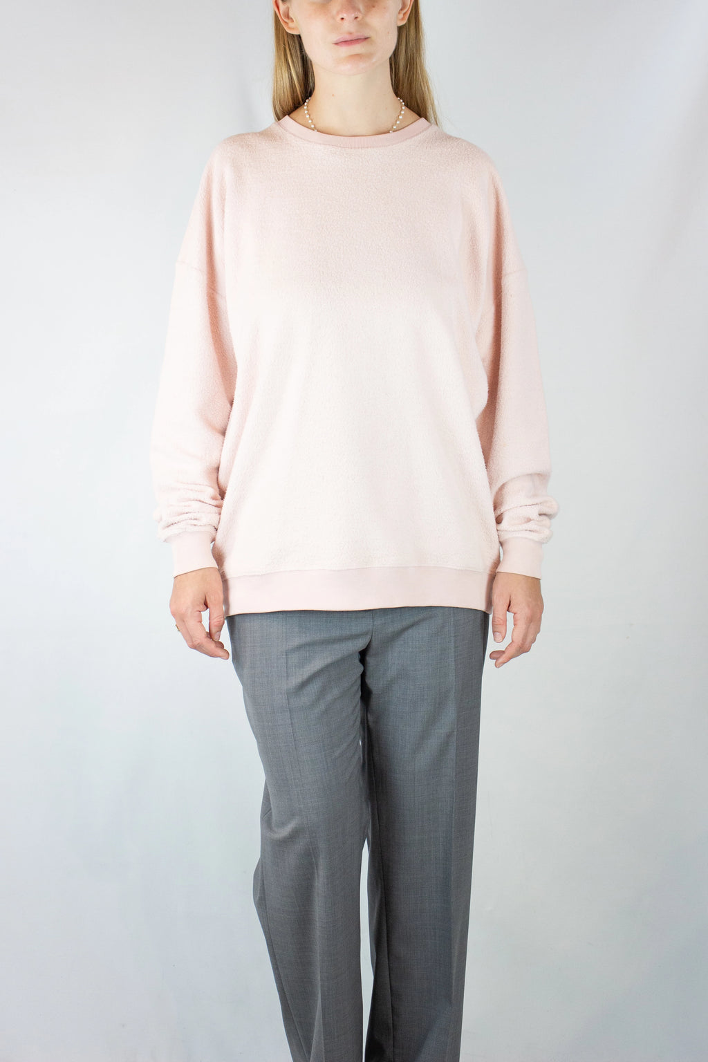 Felpa oversize rosa baby con toppa posteriore "Beauty"