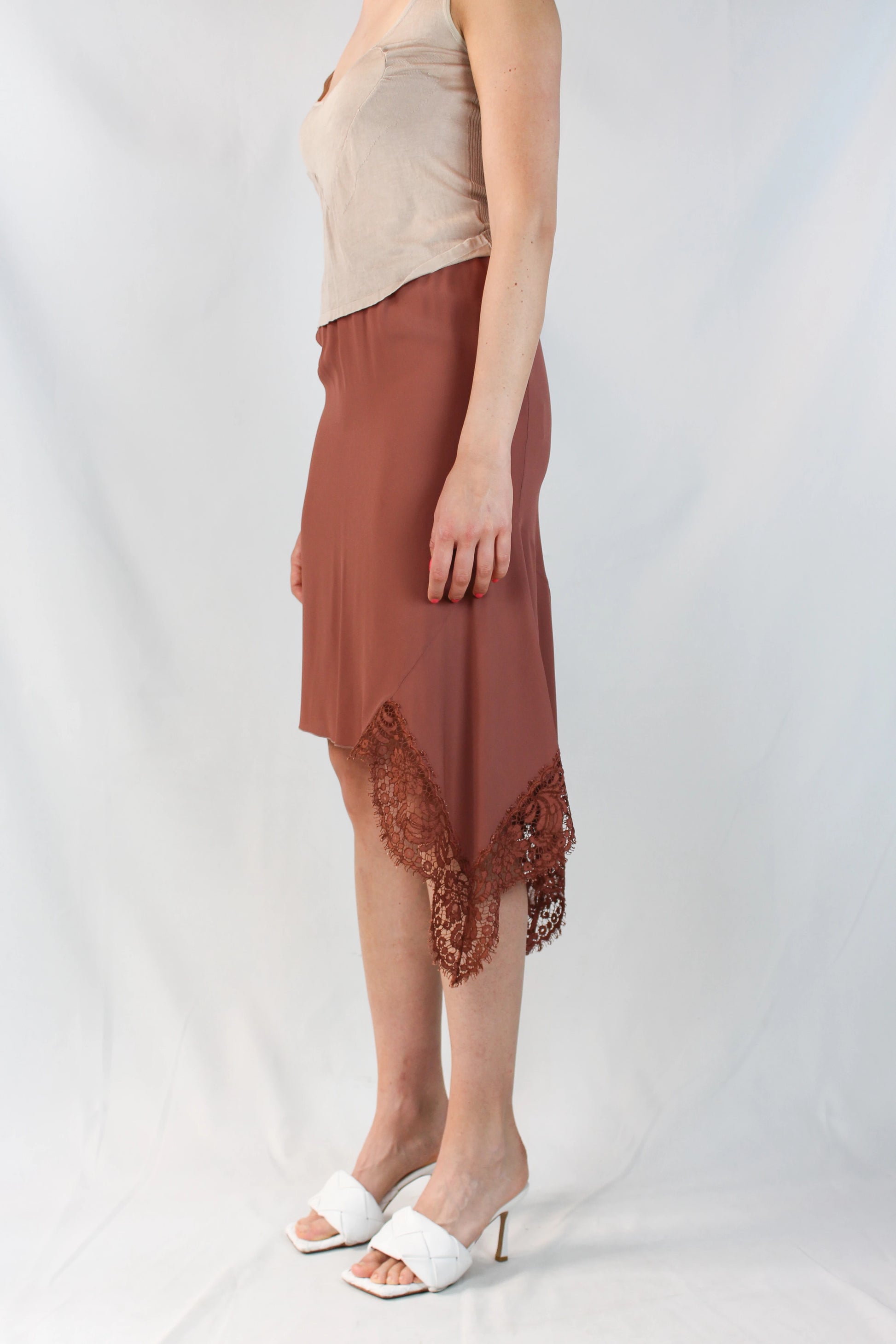 Dusty pink asymmetric silk blend skirt with lace trim