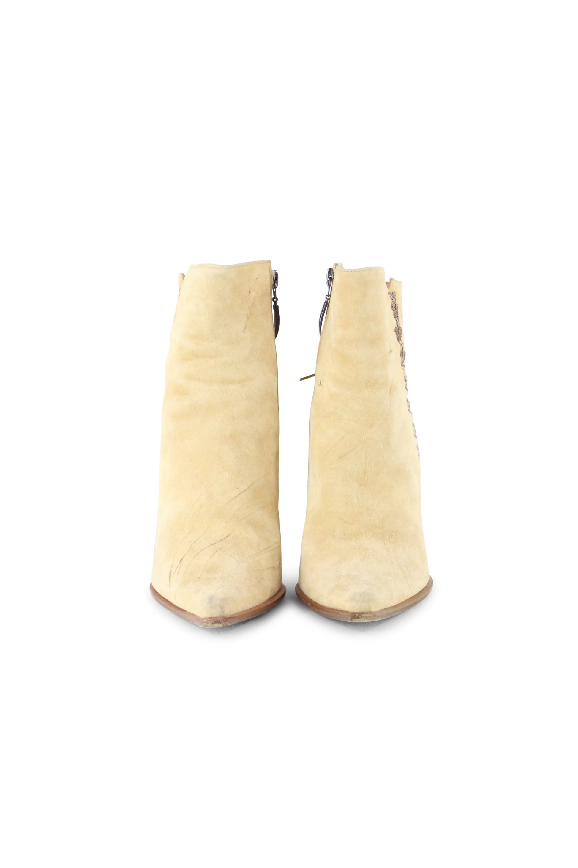 Suede ankle boots with fringes