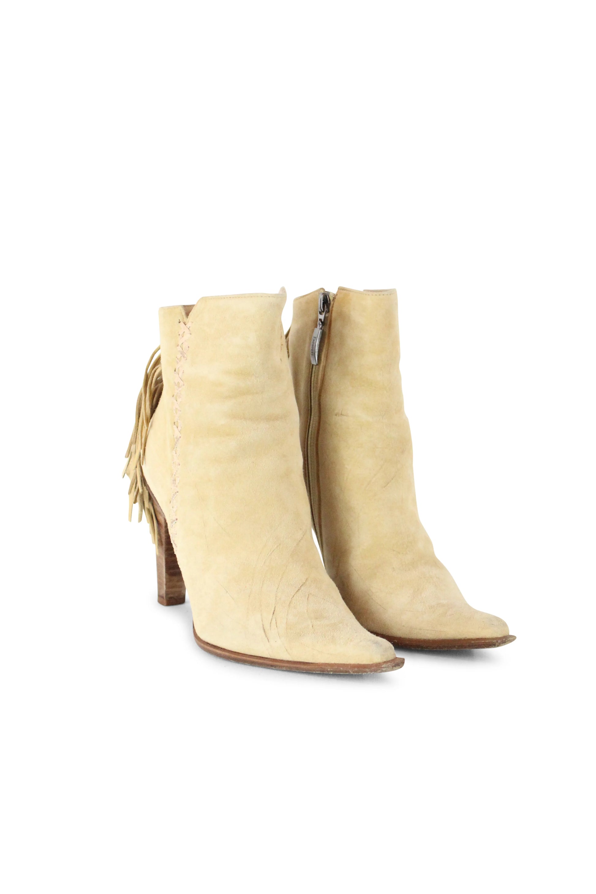 Suede ankle boots with fringes