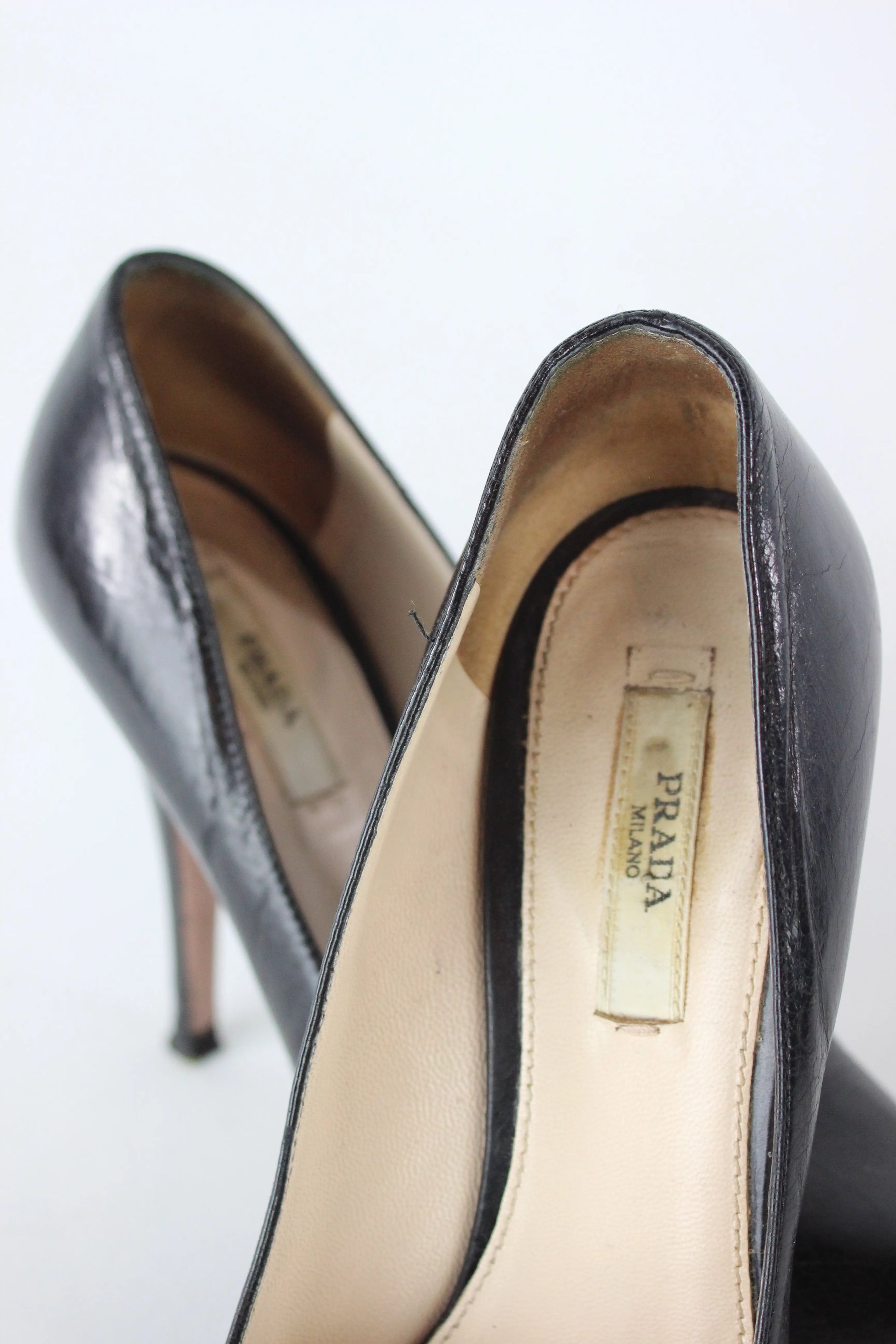 Round toe plateau pump