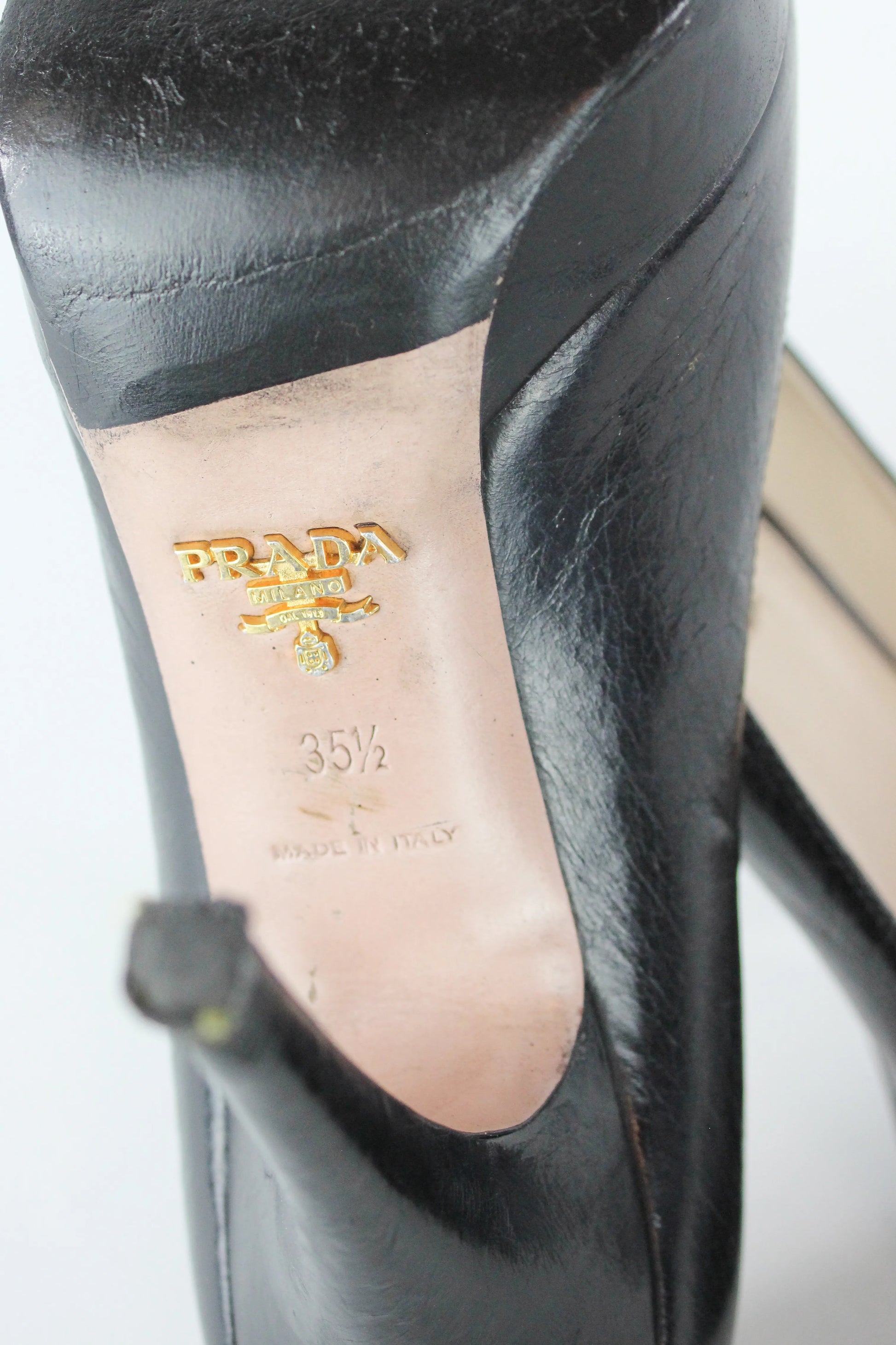 Round toe plateau pump