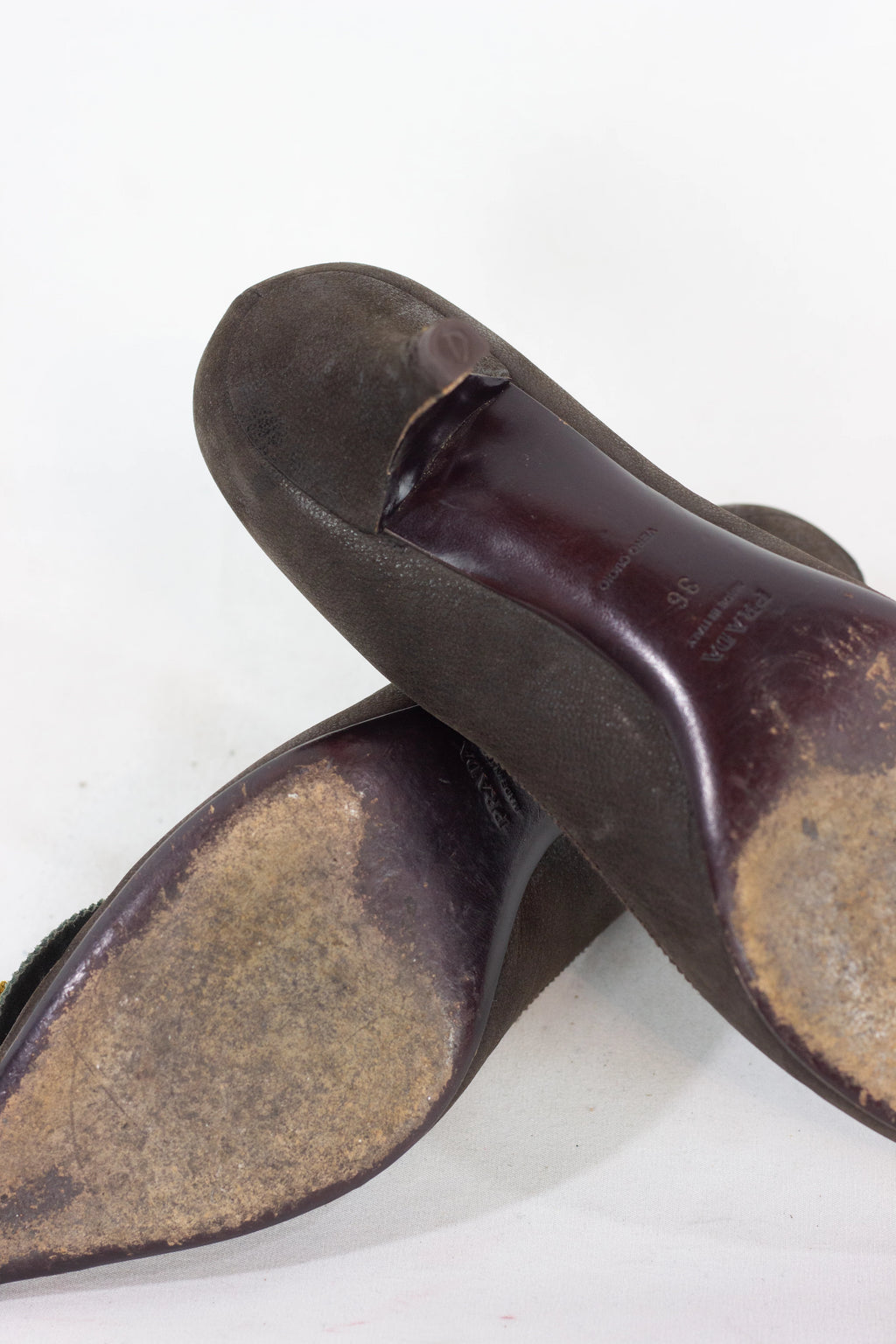 Brown Kitten Heel Pumps with Suede Floral Detail