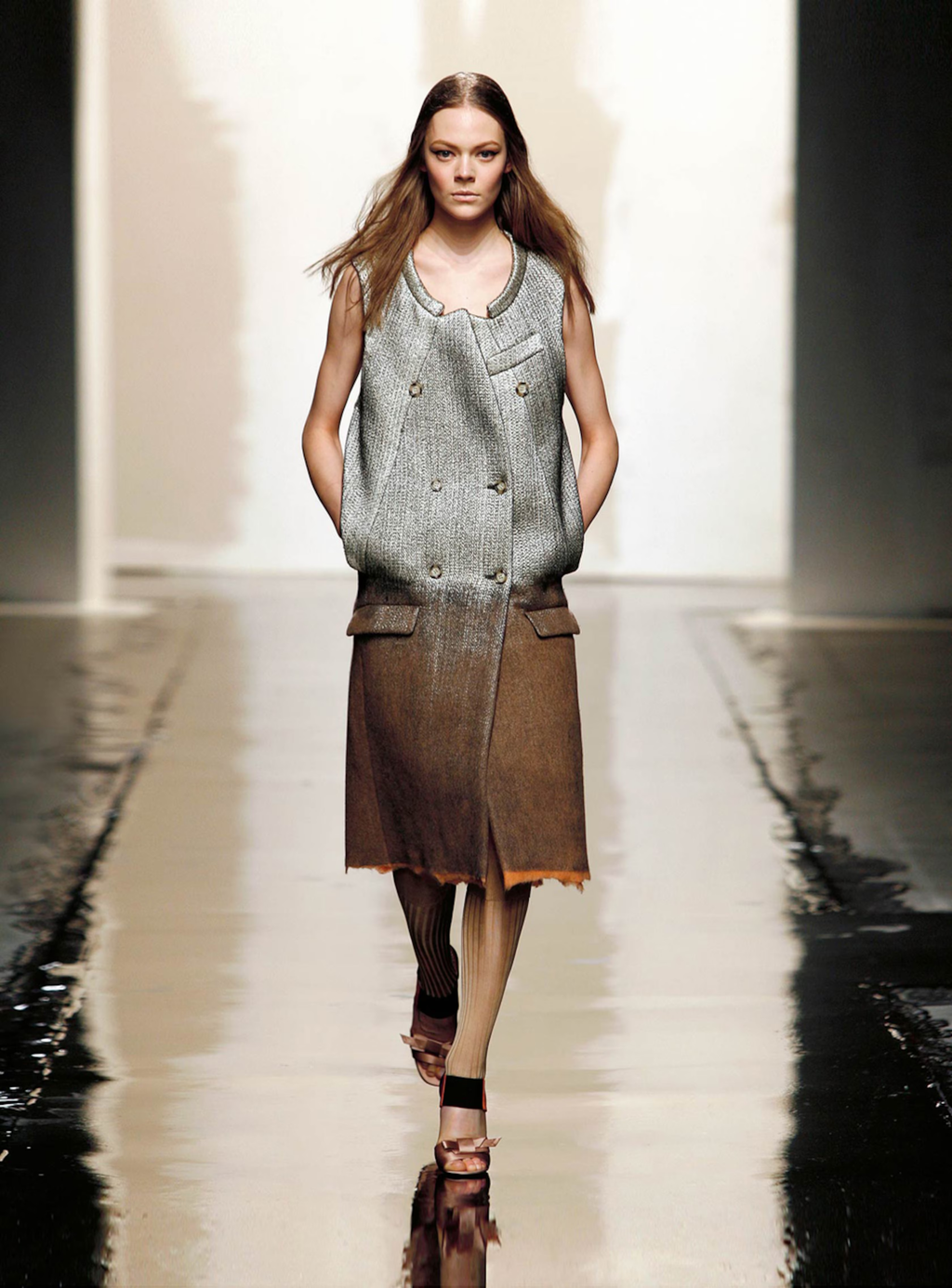Patent ombre sandals FW2007