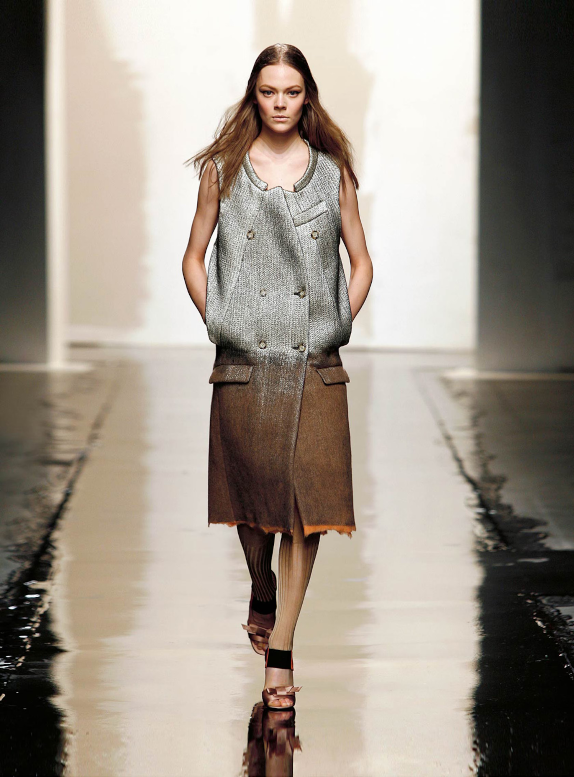 Patent ombre sandals FW2007
