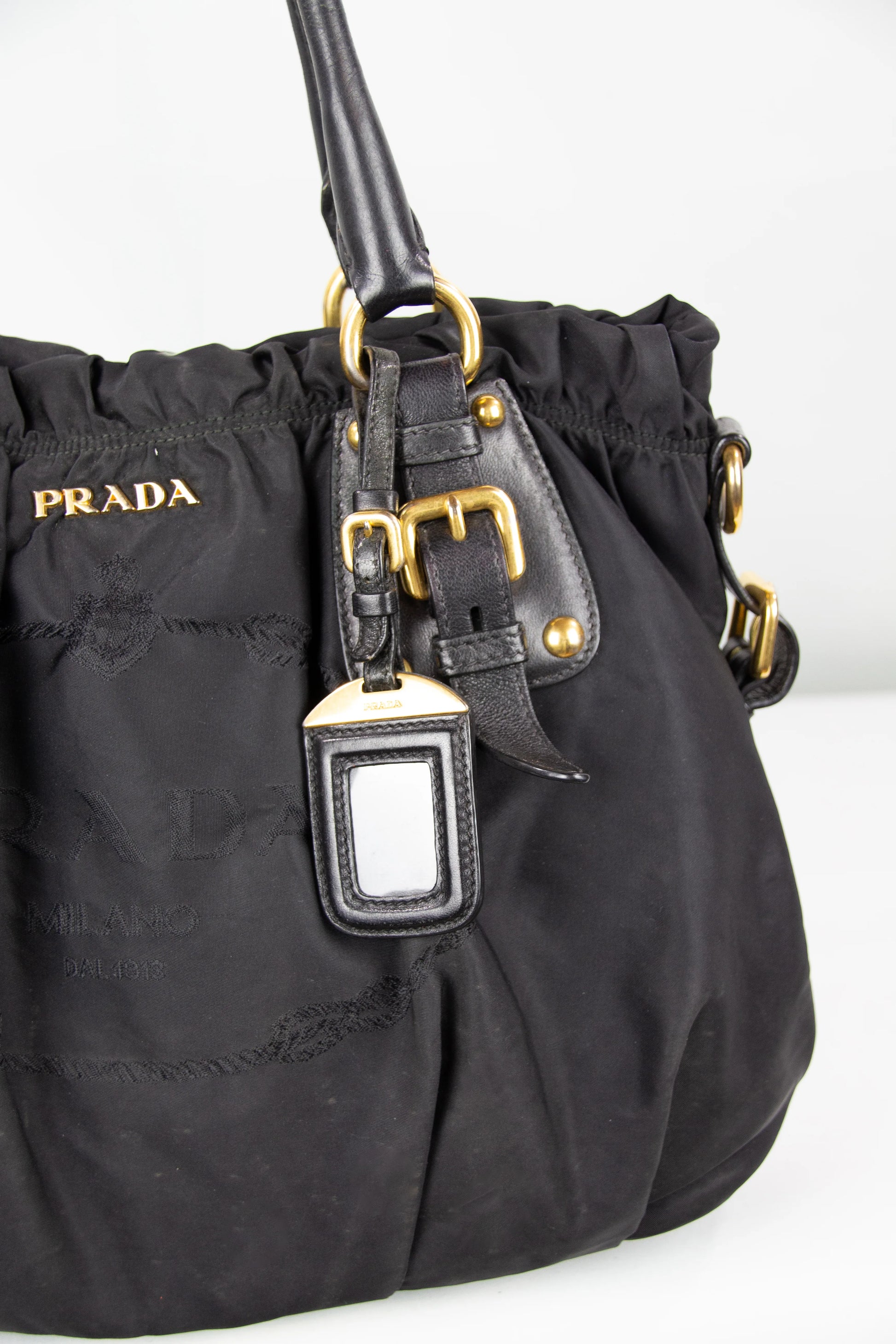 Nylon ruffled bag