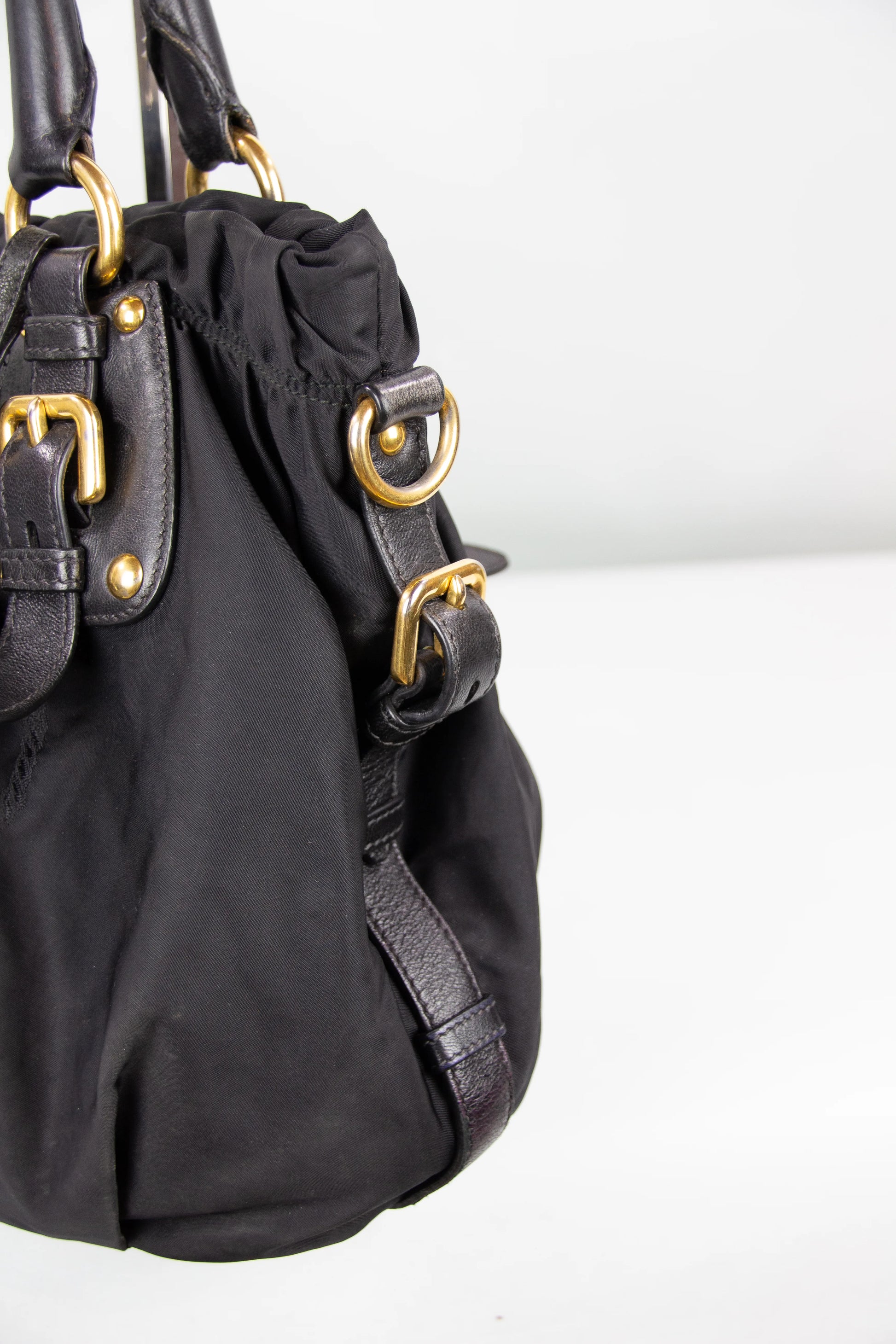 Nylon ruffled bag
