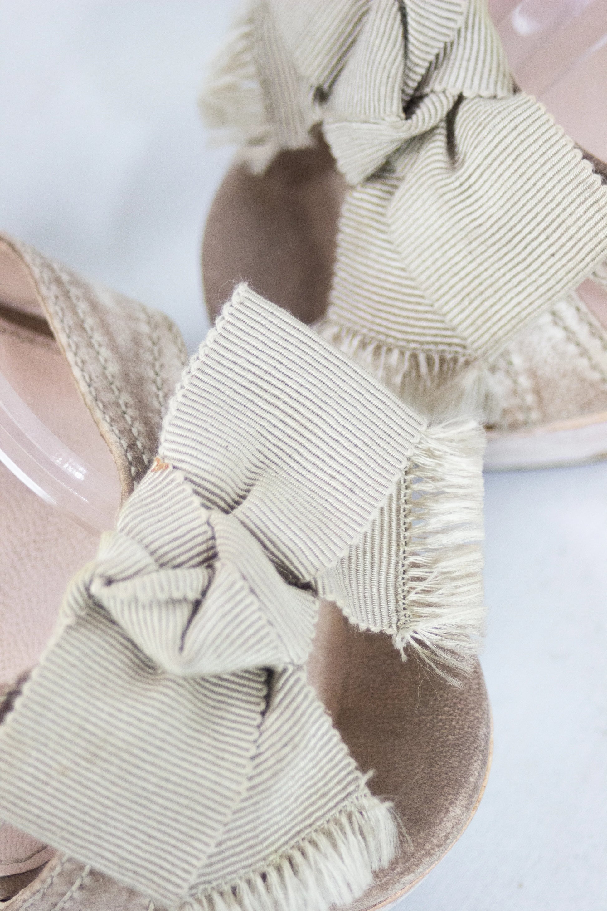 Platform sandals with shabby effect