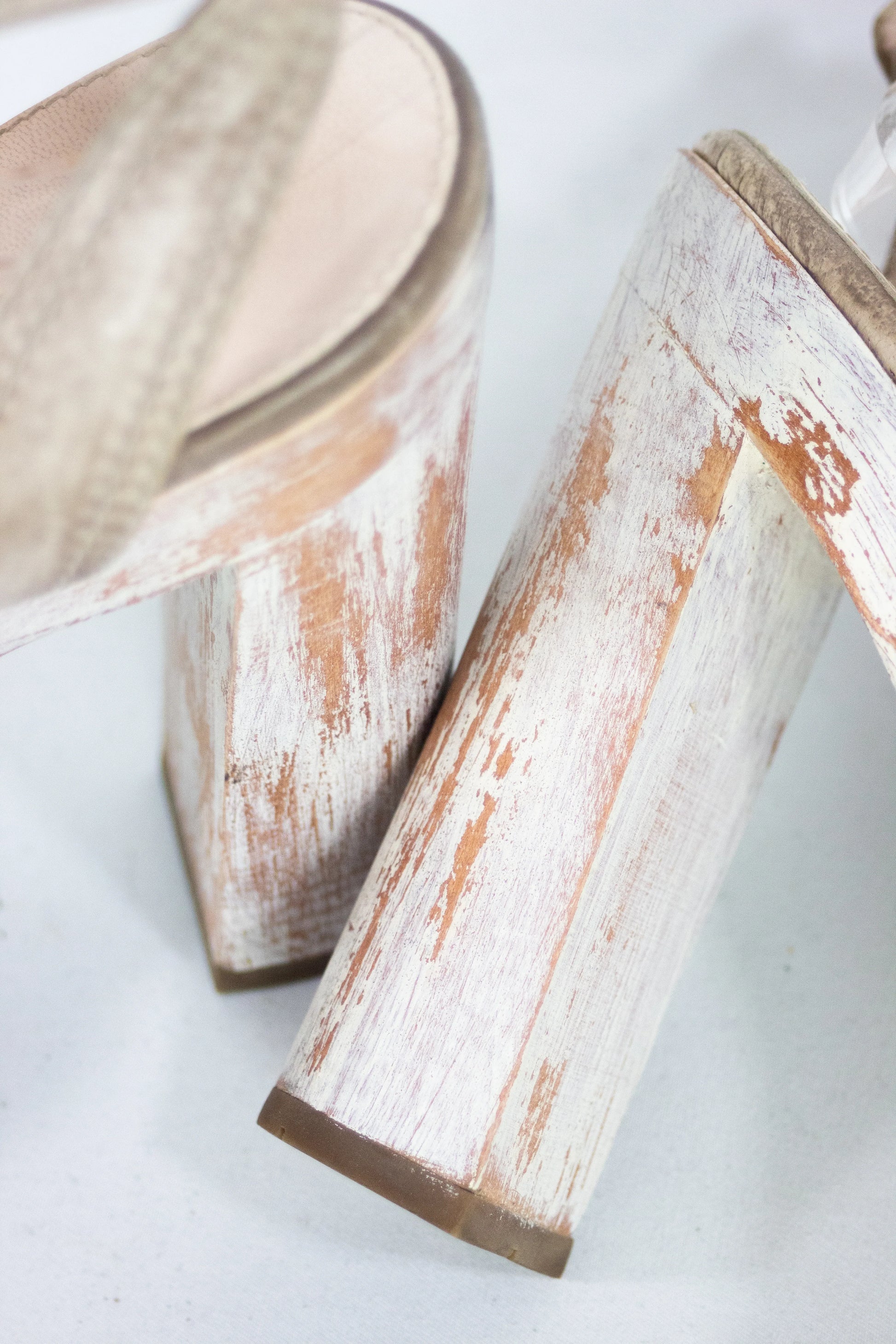 Platform sandals with shabby effect