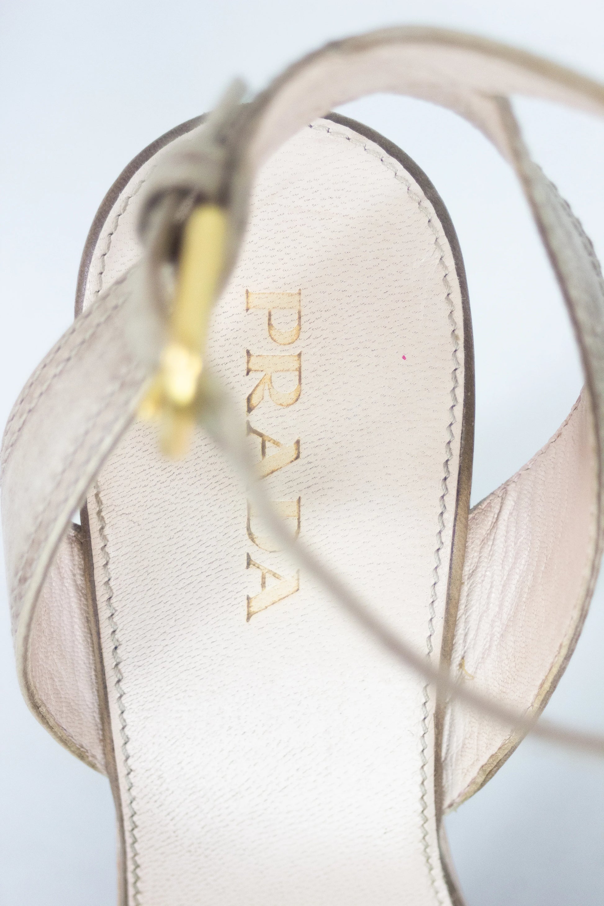 Platform sandals with shabby effect