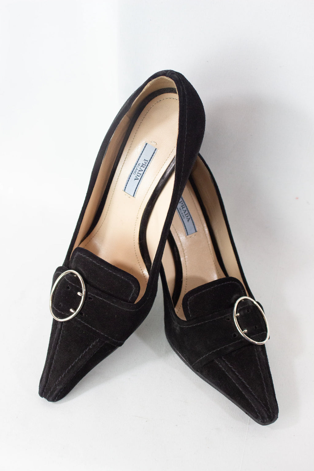 Vintage suede pumps with buckle