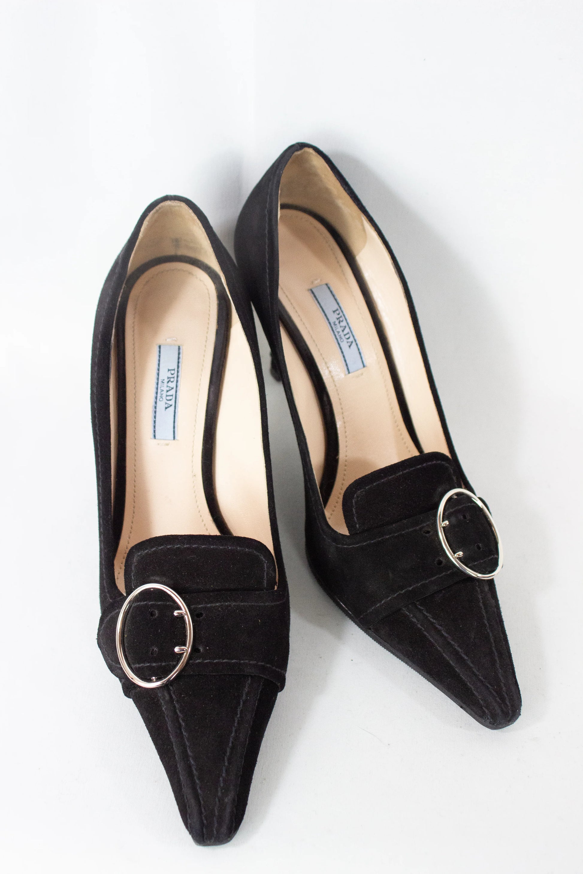 Vintage suede pumps with buckle