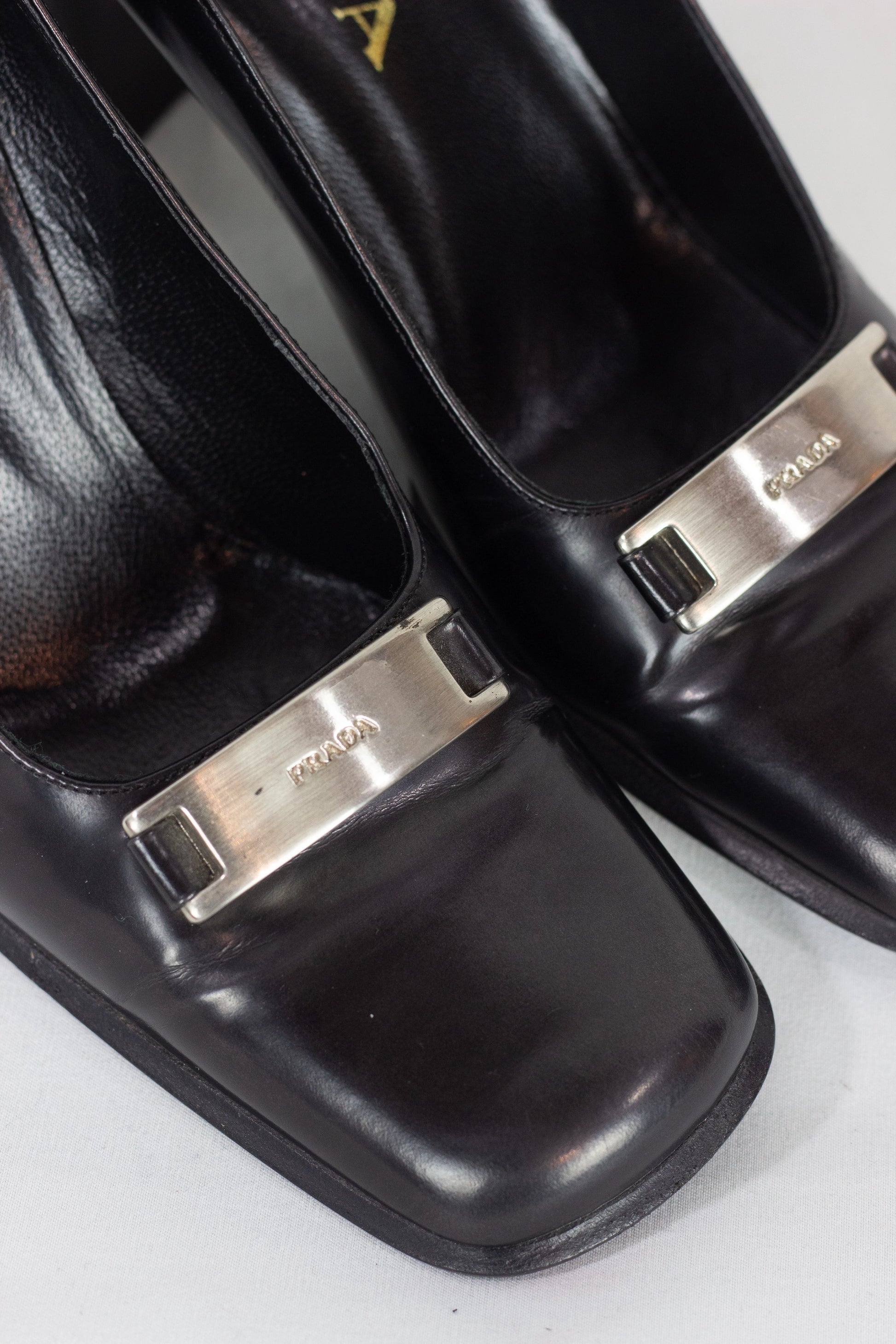 Spazzolato Leather Pumps with Square Toe