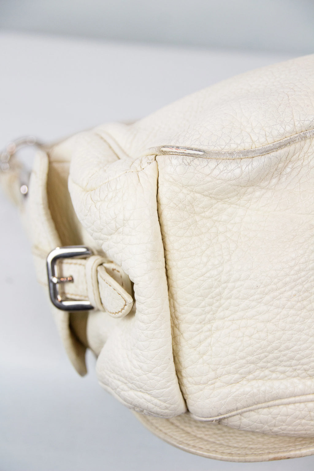 White textured shoulder bag
