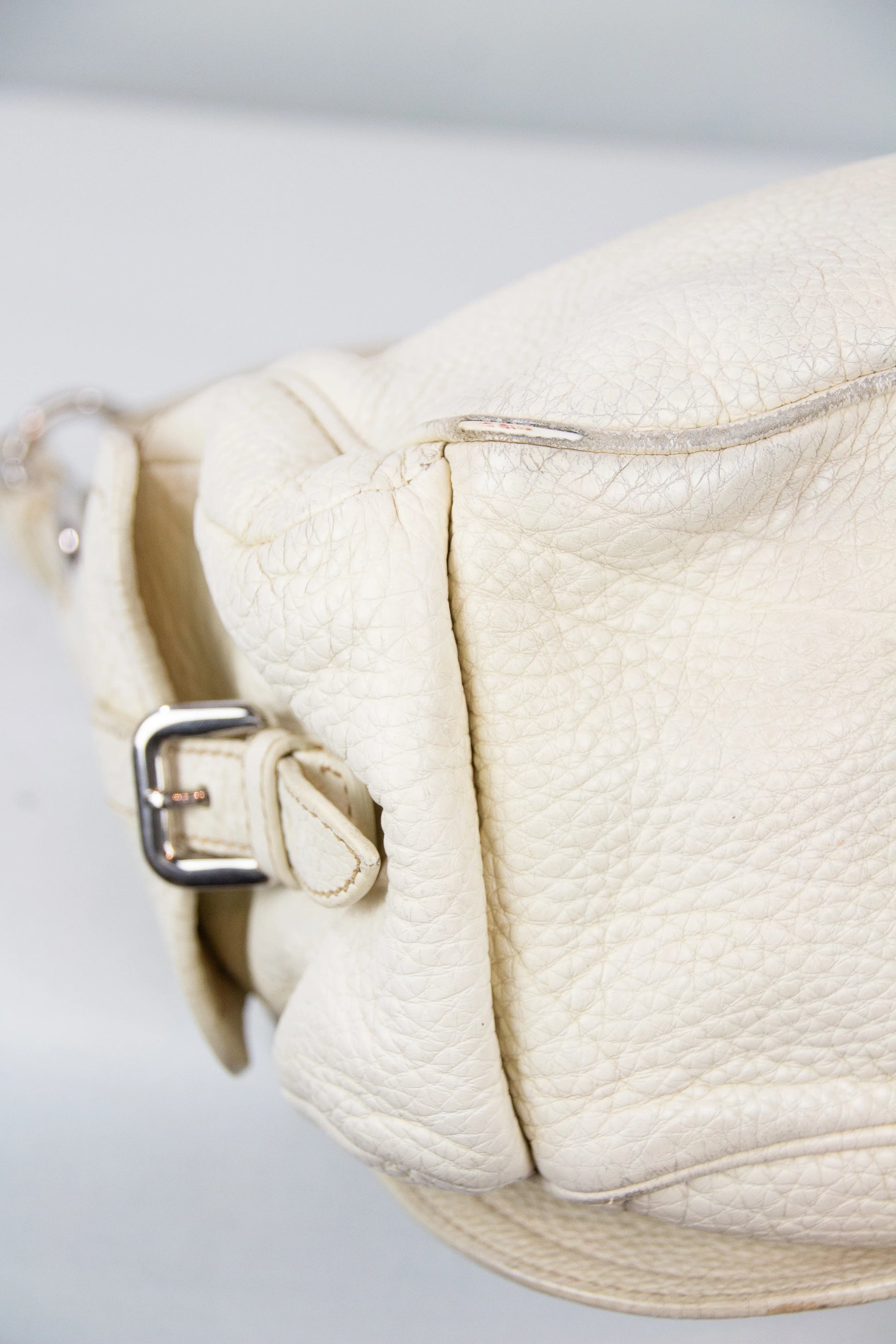 White textured shoulder bag