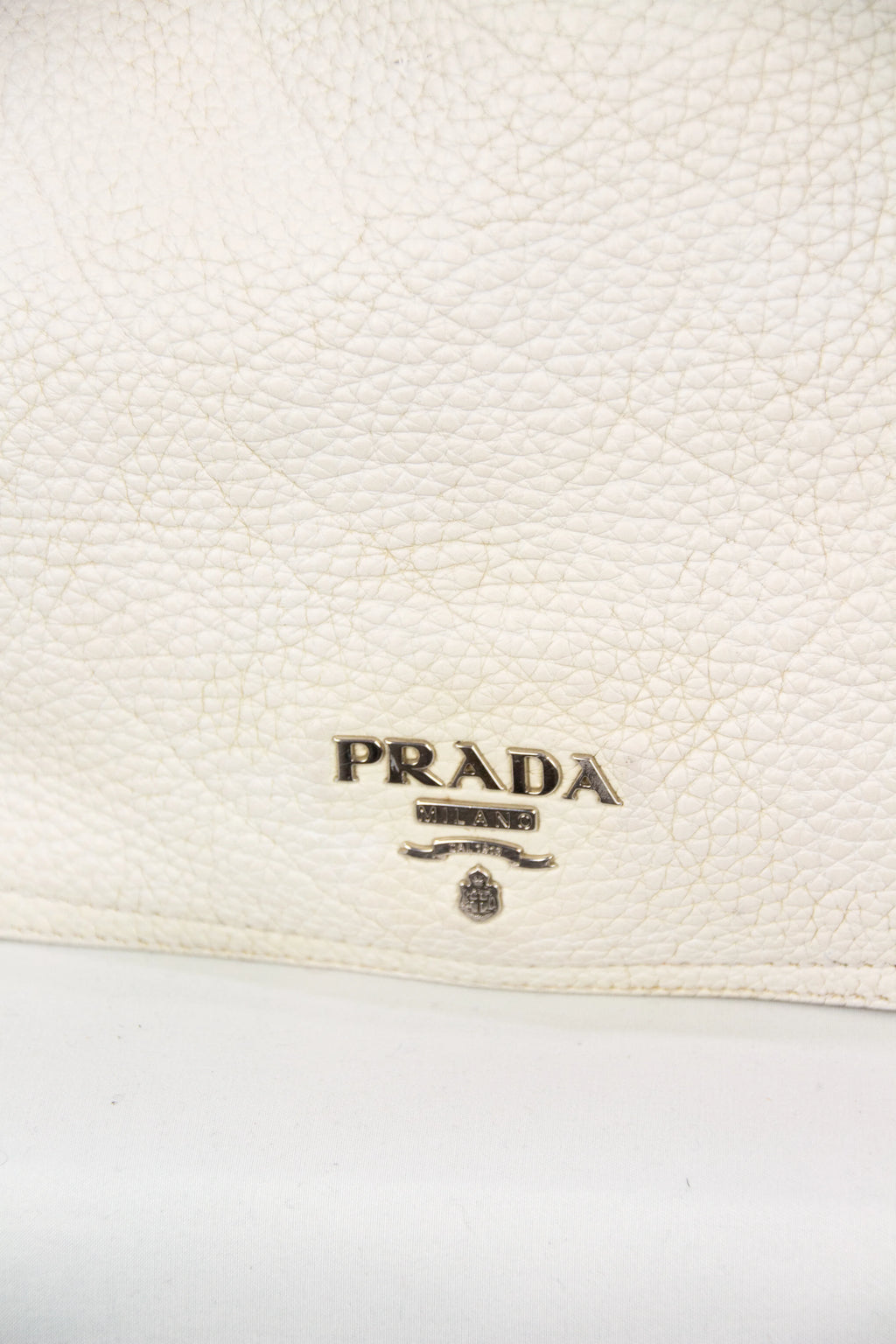 White textured shoulder bag