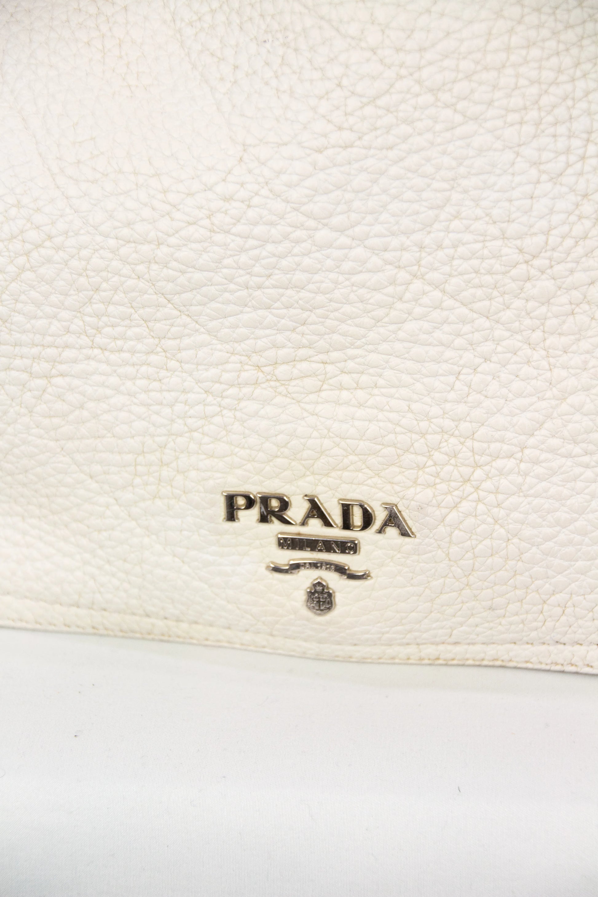 White textured shoulder bag