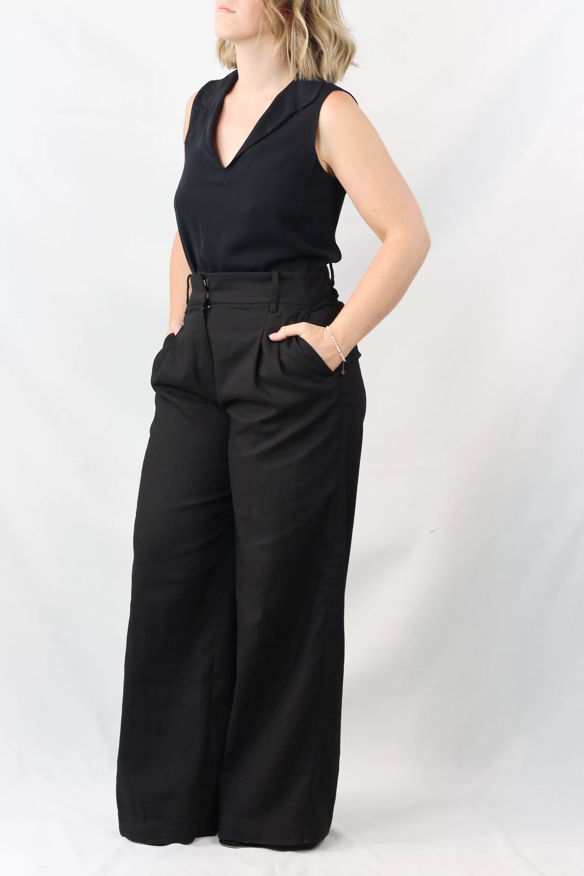 Silk Collared Sleeveless Top
