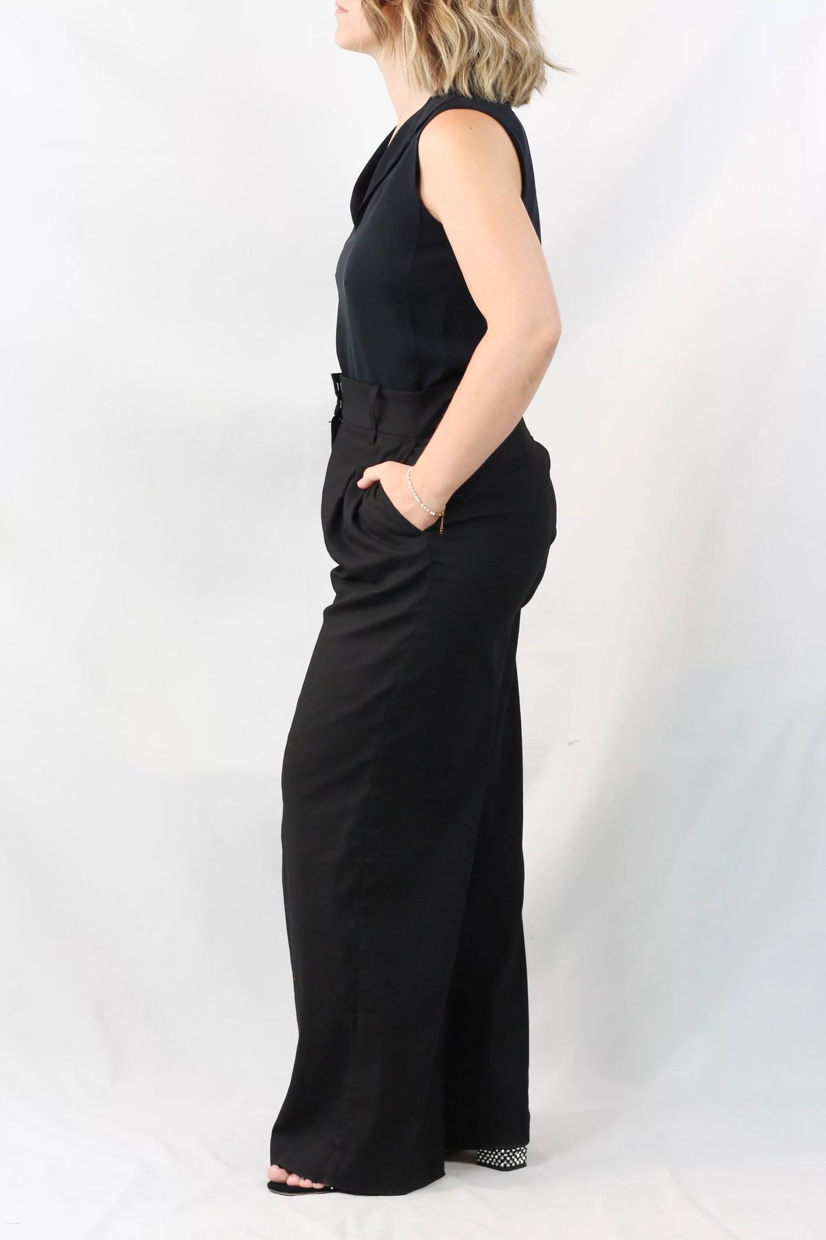 Silk Collared Sleeveless Top