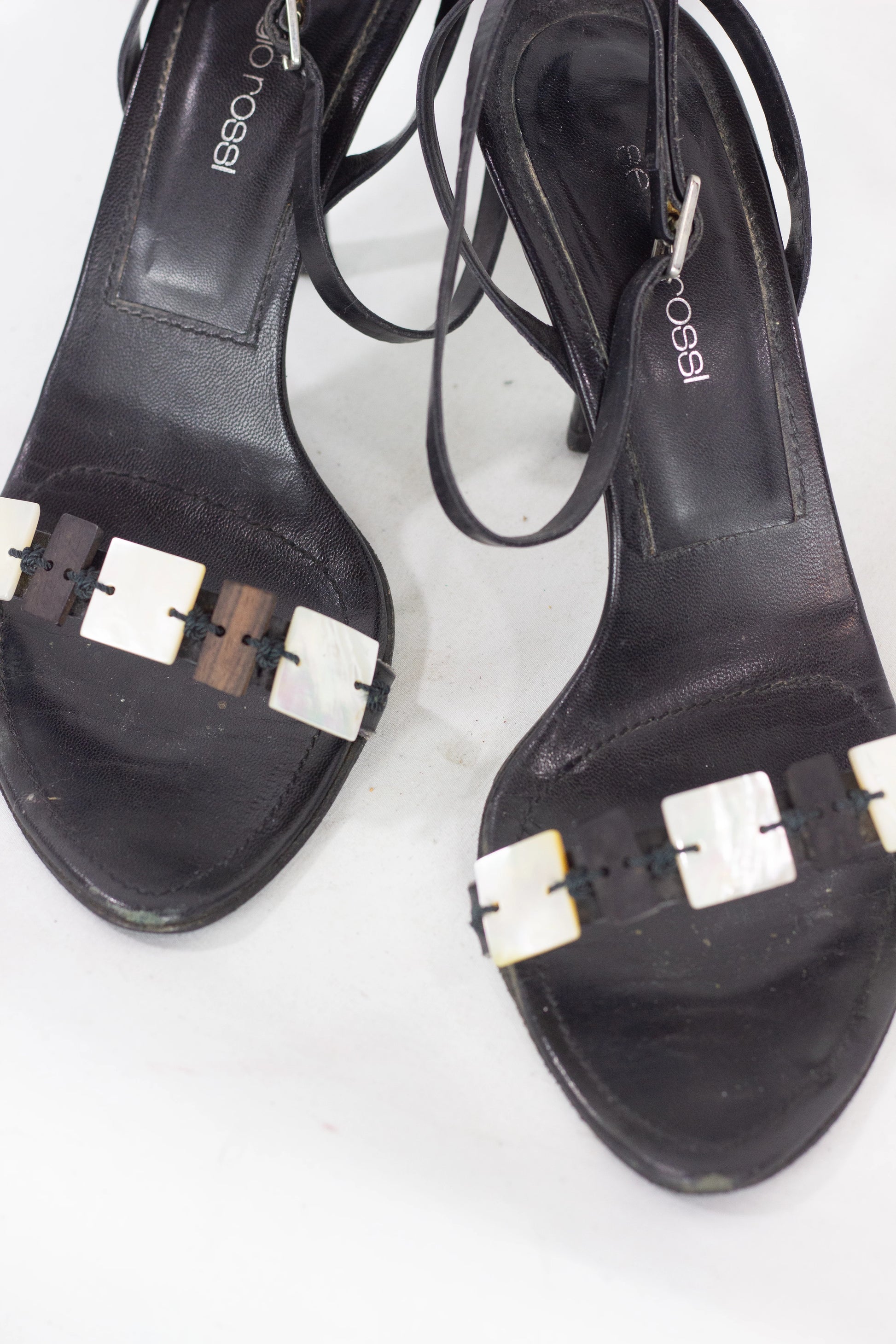 Black Sandals with Shell and Wood Square Embellishments