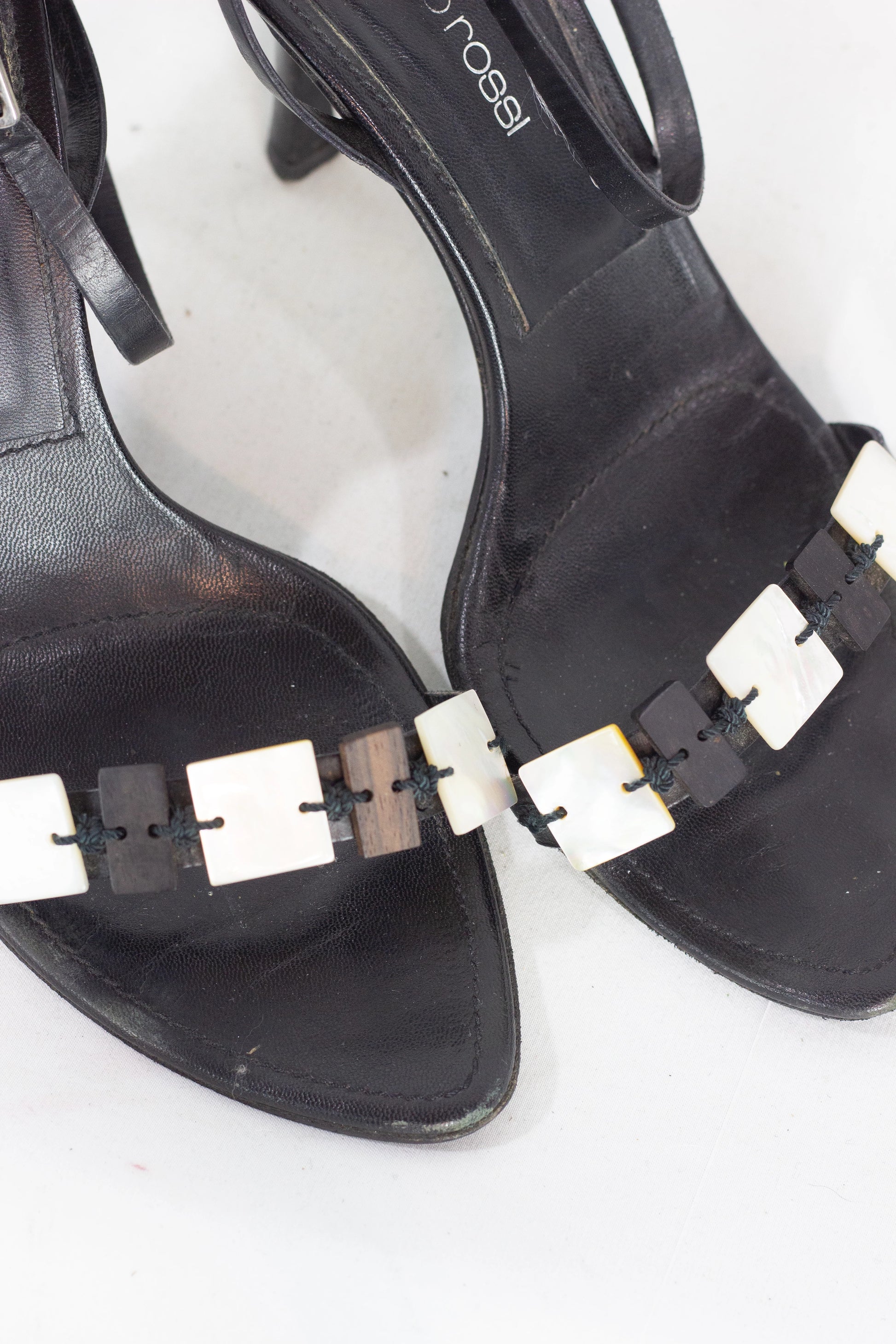 Black Sandals with Shell and Wood Square Embellishments