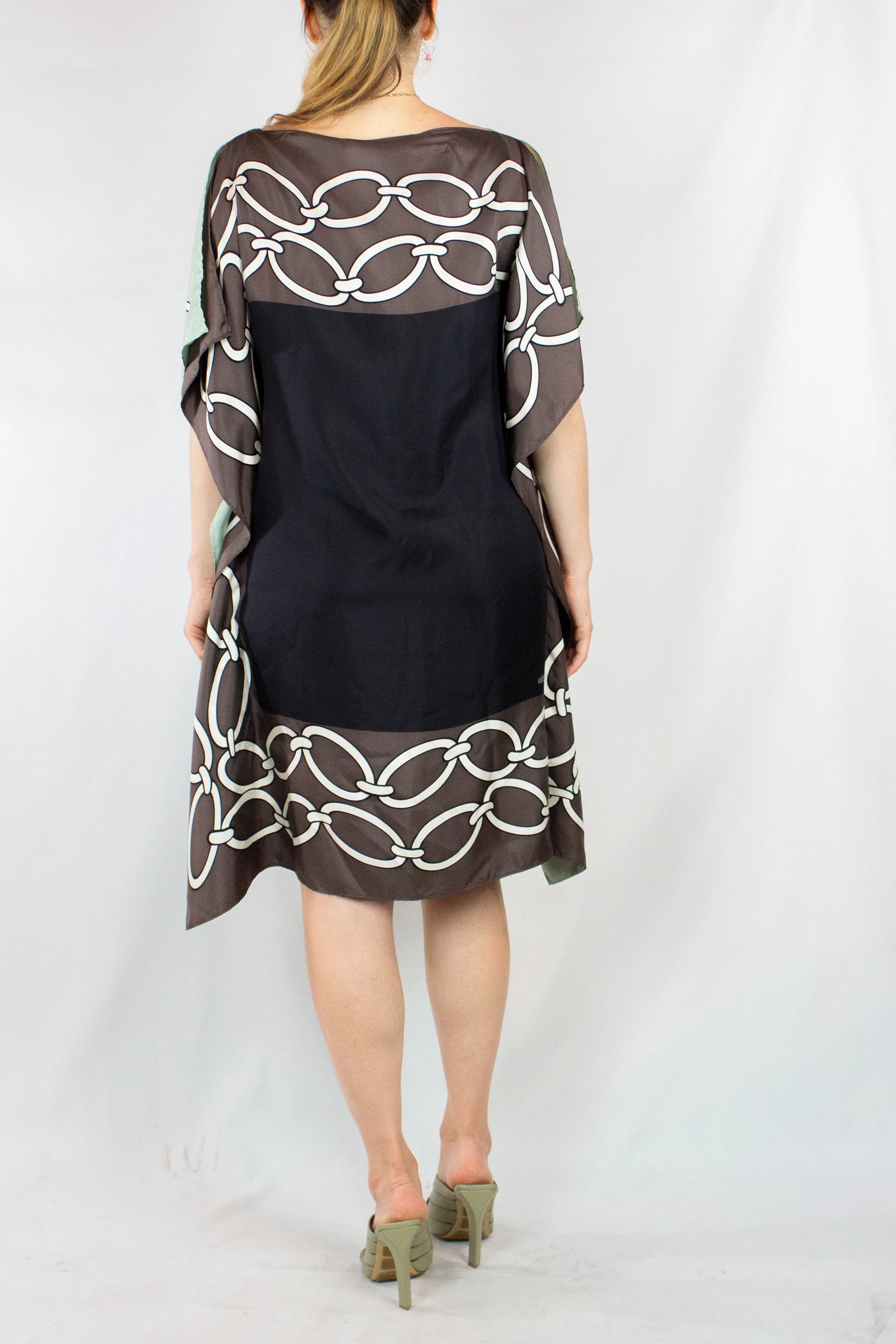 Chain 1967 scarf dress Resort2023
