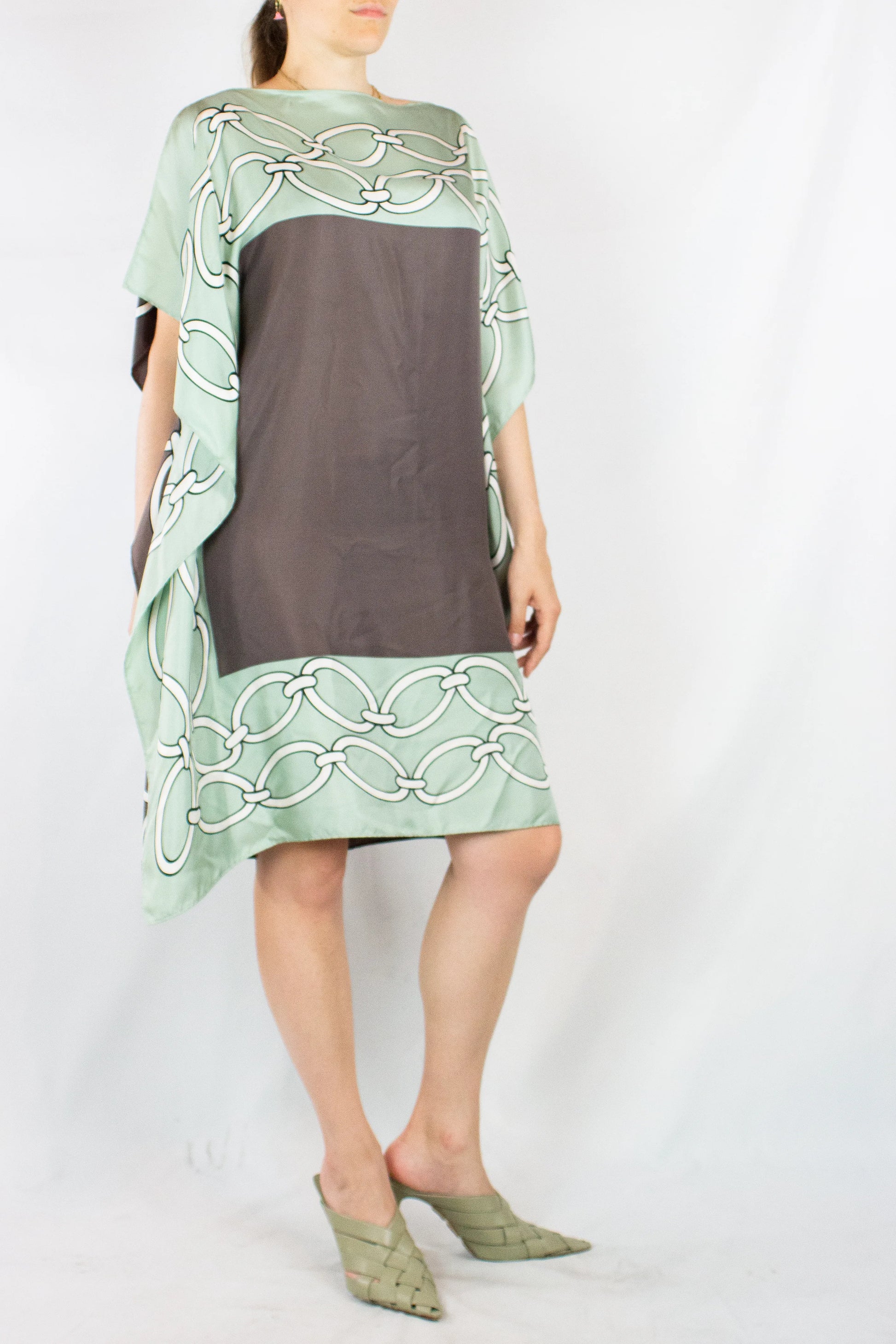 Chain 1967 scarf dress Resort2023