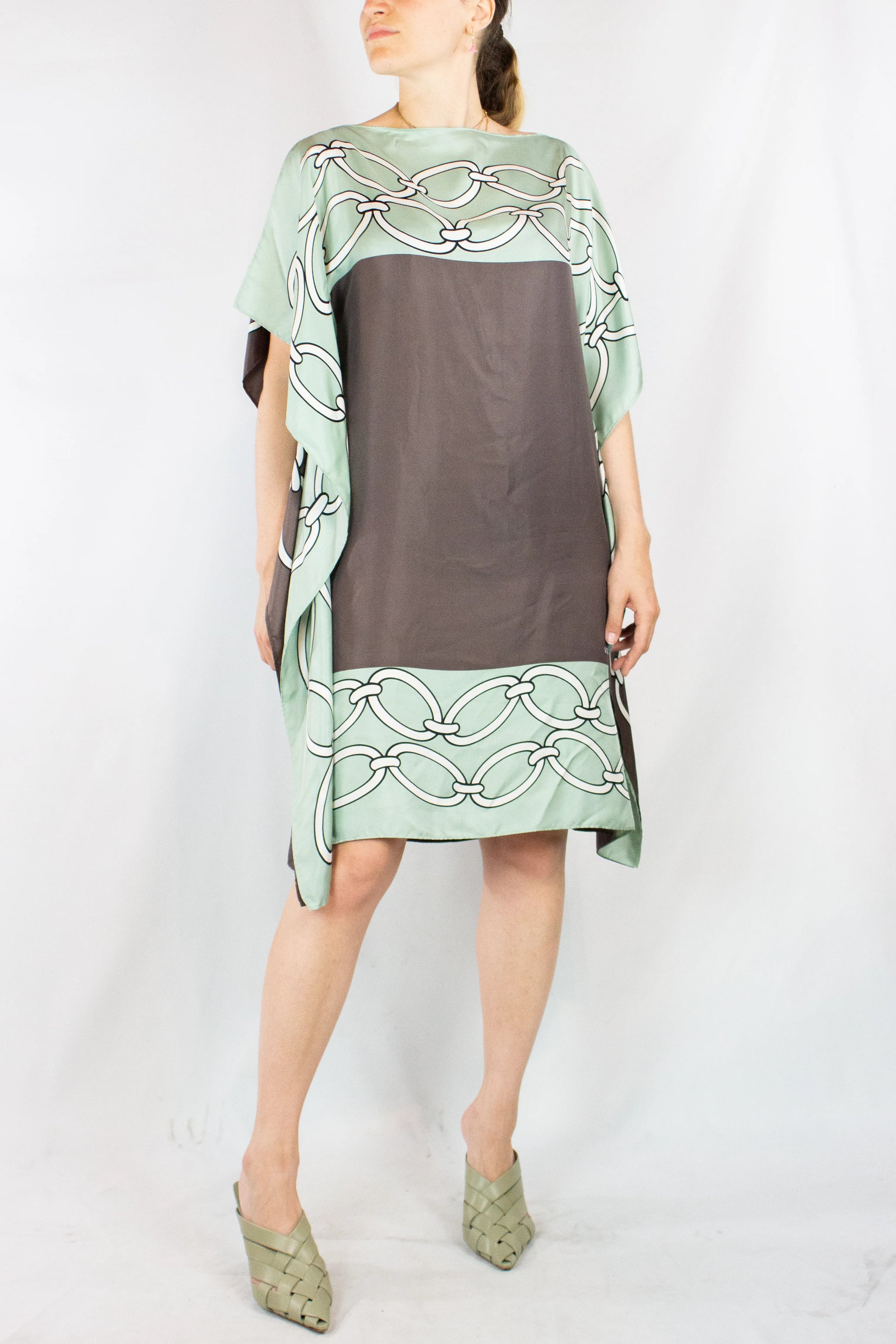 Chain 1967 scarf dress Resort2023