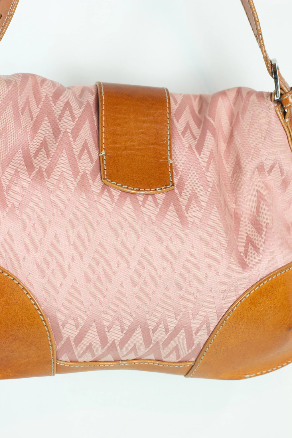Pink Canvas Shoulder Bag with “Tout le V” Print