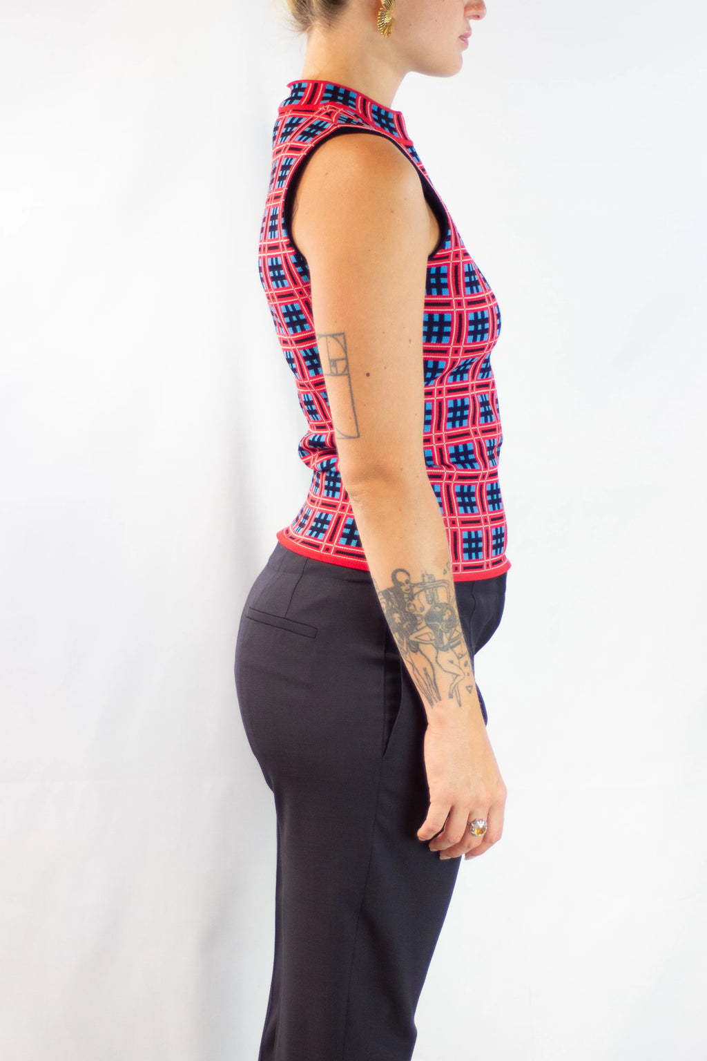 Sleeveless Top with Red and Blue Check Pattern SS2019