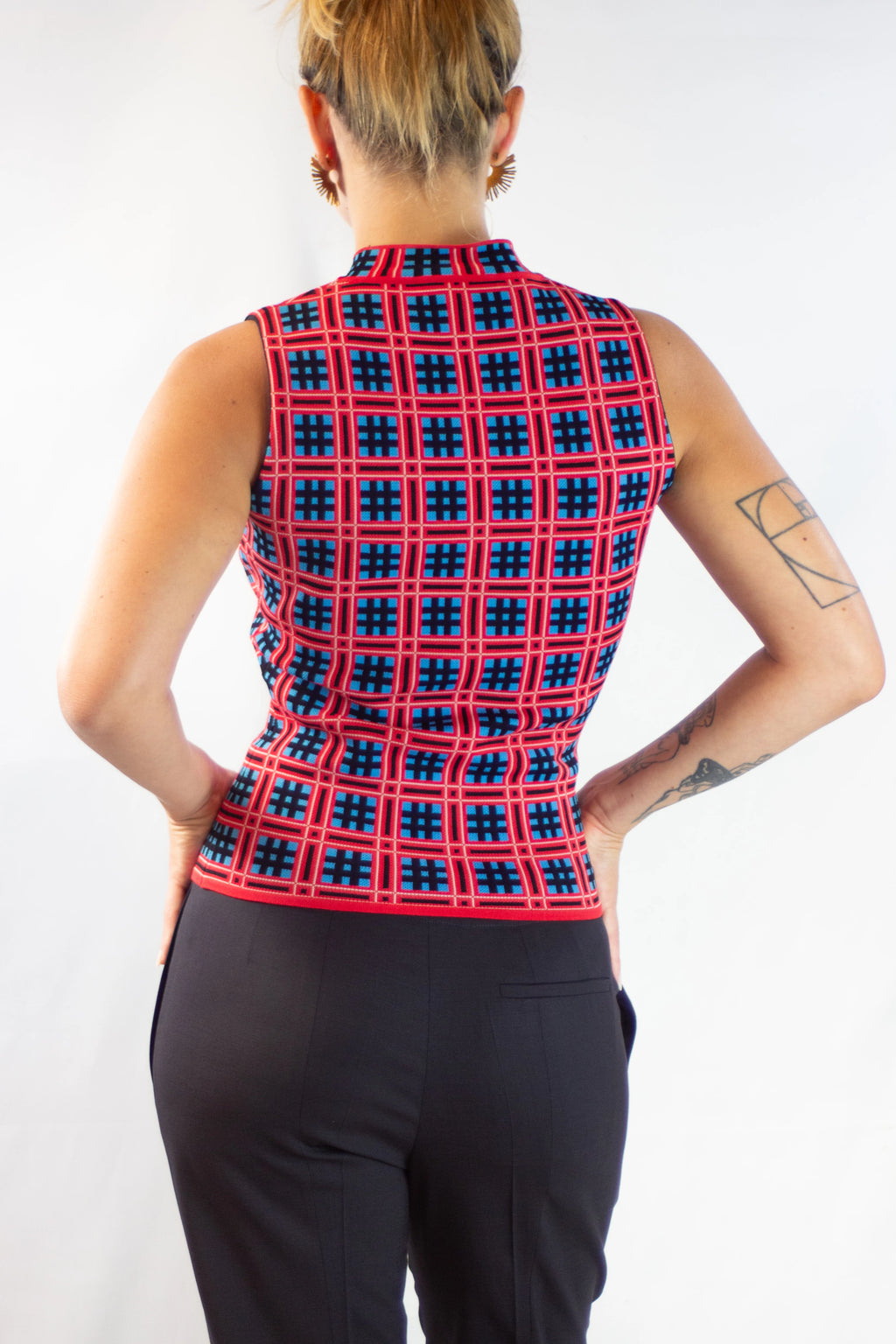 Sleeveless Top with Red and Blue Check Pattern SS2019
