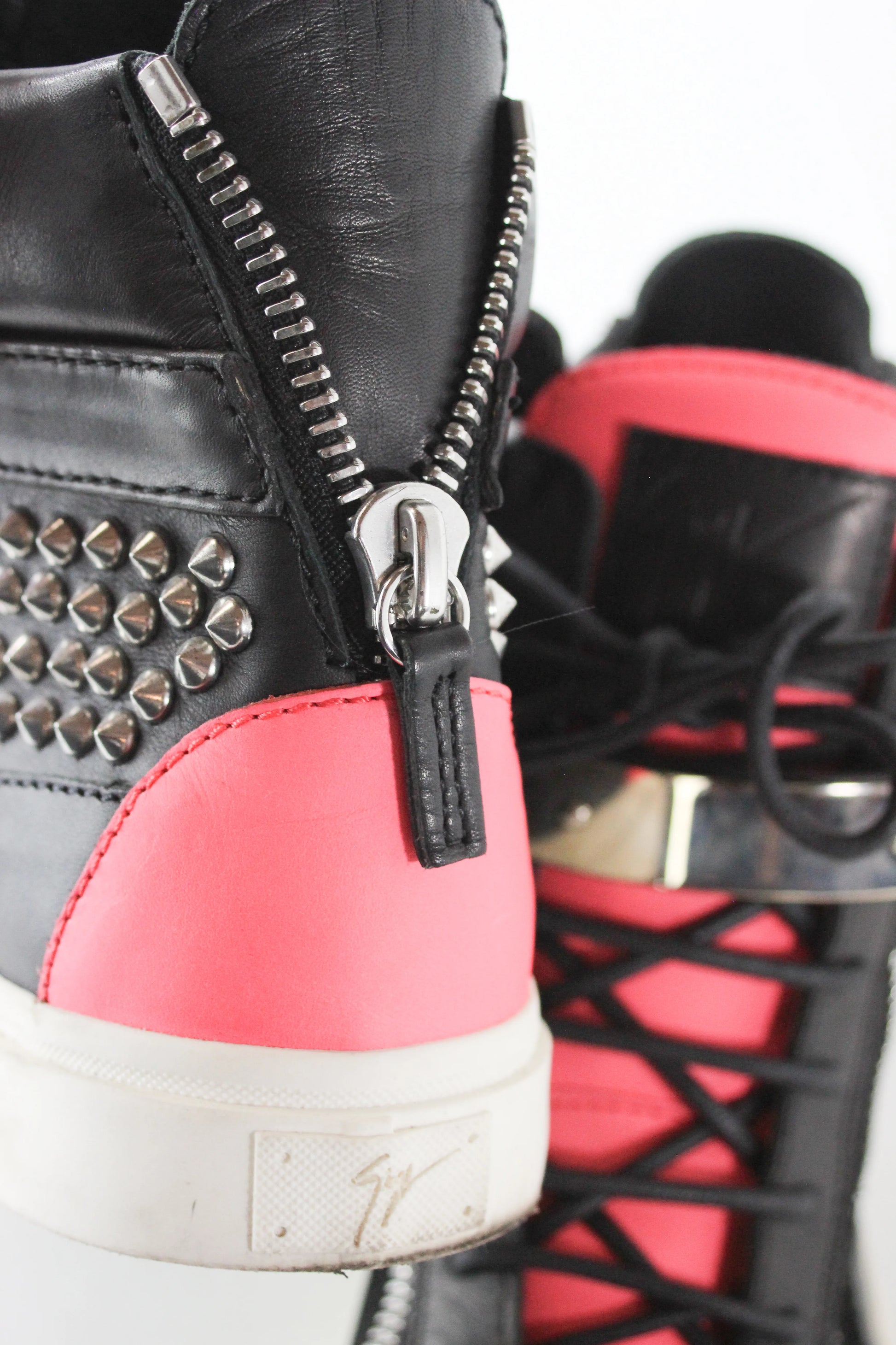 Coby Fuchsia and Black Leather Sneakers